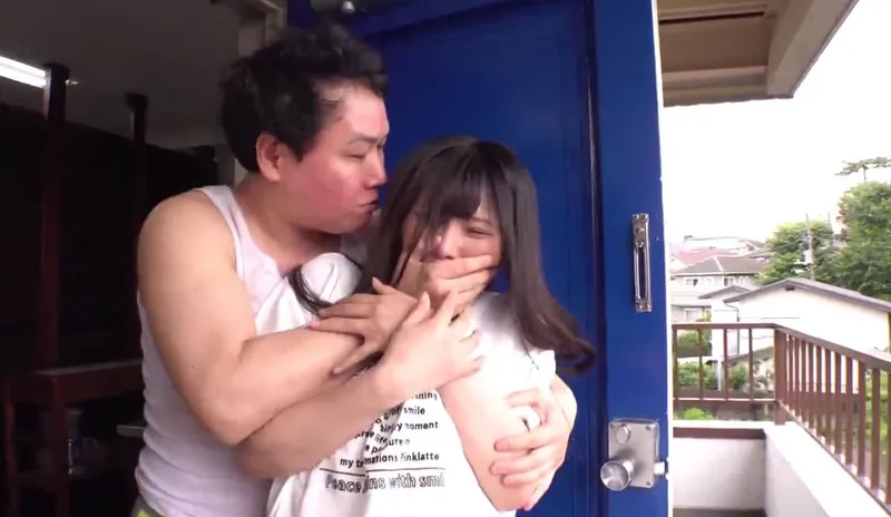 Tình đầu của tôi đã bị gã nhà cạnh bên phang tơi tả