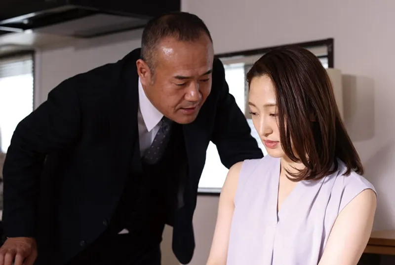 Chồng yêu dính bẫy của tiền bối mất vợ yêu lúc nào không hề hay biết