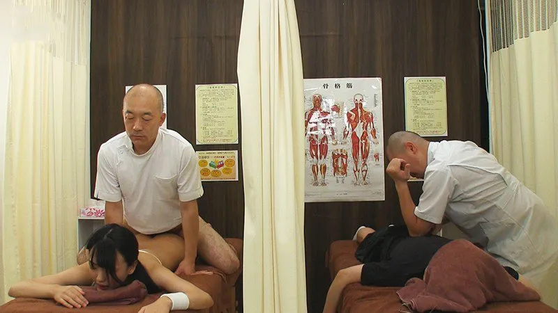 Dẫn con ghệ đi mát-xa rồi bị quan hệ cạnh bên mà không hề hay biết